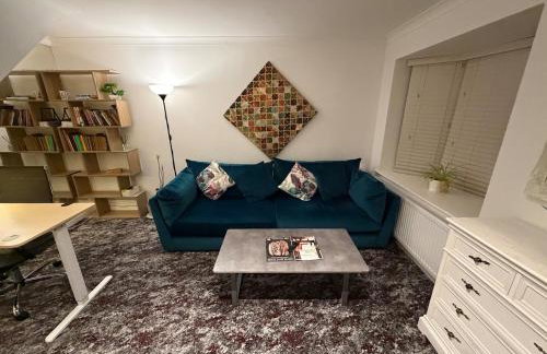 Bauhaus Inspired 2 Bedroom Townhouse Near The City Centre With Drive Parking - Foto 7