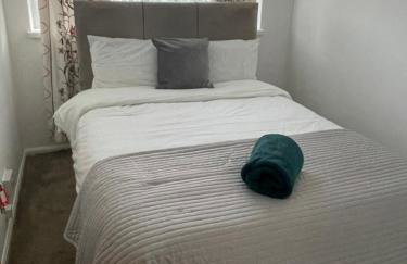 Wardown Place - Spacious 3 Bed House available for short term or long term Rental - Foto 17