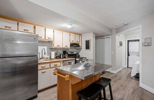 Fully Furnished 1st Floor 1 Bed 1 Bath Condo - Close To Shopping & Hwys North&South - Foto 11