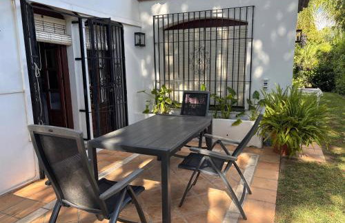Nice villa with a garden - Photo 36