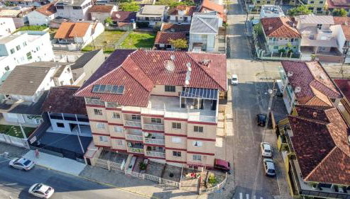 Apartamento a 50m da praia da Enseada - 3 quartos - Foto 2