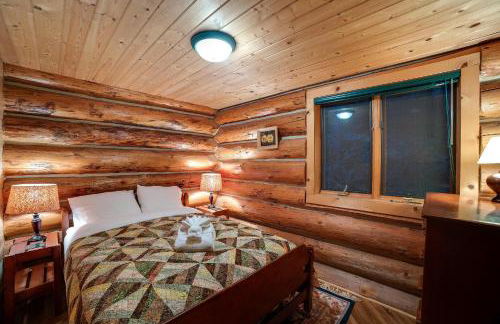 83MF - Lakeside - Hot Tub - WIFI - BBQ - Dock - Sleeps 4 NO PETS - Foto 24