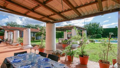 2 Bedroom Beautiful Apartment In Querceta - Foto 2