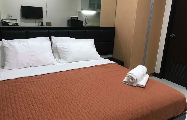 101 Newport Condo Across the Airport - Photo 1