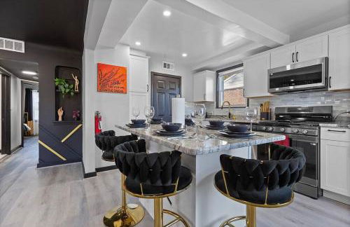 Dark House With HotTub TV in Rooms - Foto 46