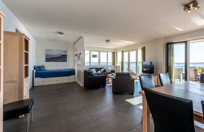 Waterfront Penthouse With Roof Terrace and Private Jetty - Foto 33