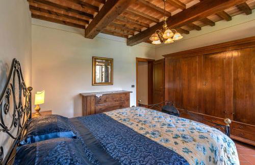 Experience the charm of Tenuta Le Caselle, a cozy farmhouse surrounded by nature and comfort! - Foto 36