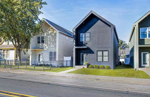 Stylish Getaway with Hot Tub-Near Downtown Indy-Family Friendly - Foto 61