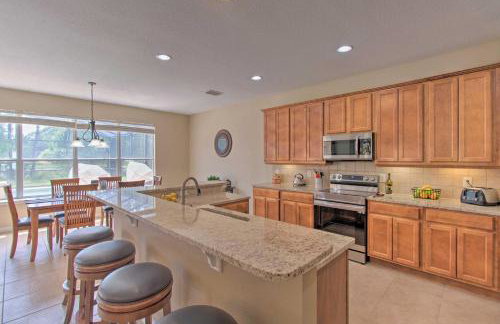 Outdoor Oasis with Pool Davenport Resort Escape! - Foto 3