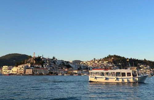 Poros Chic Seaside Neo-Classical Apartment with Terrace - Foto 28