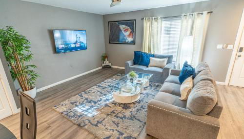 Spacious 2-Bedroom Townhouse with Pool & Private Patio in Central Las Vegas - Foto 3