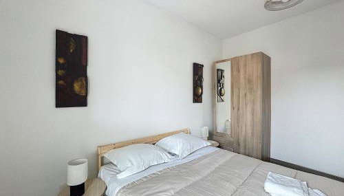 T2 4 pers Les Cézeaux balcon et parking gratuit - Foto 4, towels, wardrobe