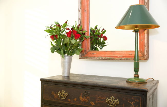 JOIVY English Retro 2BR Apt Near Battersea Park - Photo 26