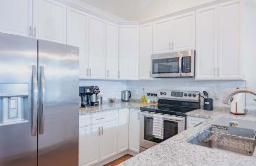 The Champion's Suite Newly Built Upscale Central - Photo 7