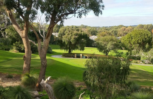 Joondalup Golf Retreat - Photo 20