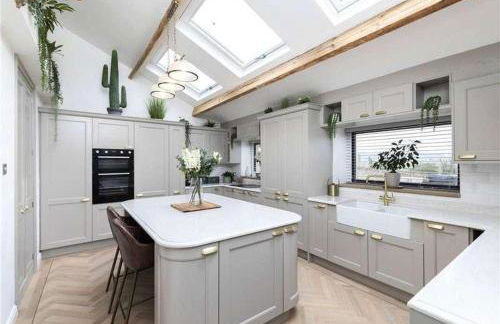 Farm house - Sleeps 16 - Hot Tub - Pet Friendly - Foto 8