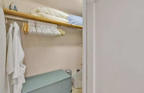 Large private 1 bedroom apartment in prime Seattle neighborhood near UW - Foto 33