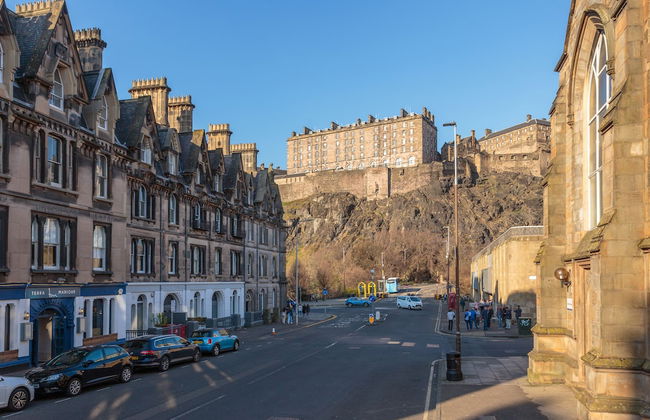 Lovely Apartment Beneath Edinburgh Castle - Foto 27