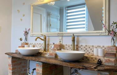 ALTE SCHULE WITTENBERG, 3 Ferienwohnungen für bis zu 12 Personen, an der Elbe, mit Garten - Foto 11