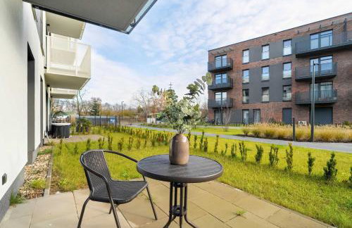Prestigious Apartment with Terrace and Parking Close to the Airport Poznań by Renters Prestige - Foto 19