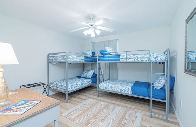 Renovated Home Near Beach and Shopping - Foto 7