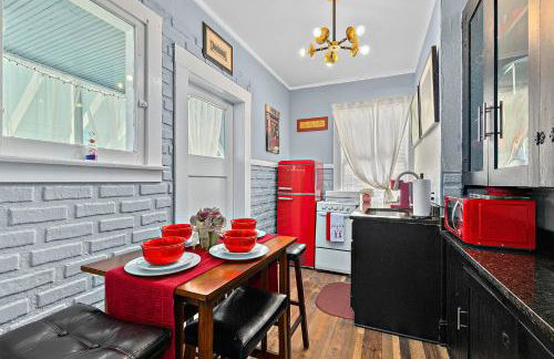 Casa Bella- Chic, Retro Apt- Steps to Historic District! - Foto 10