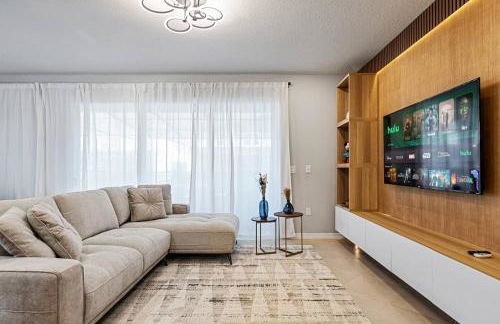 Stunning 5B45B, Heated Pool & BBQ - Photo 1