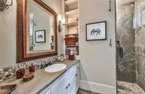 Artist's Library with a Private Swimming Pool - Foto 13