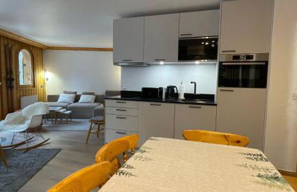 Meribel Centre La Chaudanne, real ski in and out right on slopes, 3 bedrooms 2 bathrooms, newly renovated, Chalet l'Épervière - Foto 7