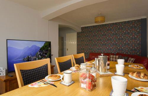 Blue Sparrow 4 bed House off road PARKING Pet friendly - Foto 7