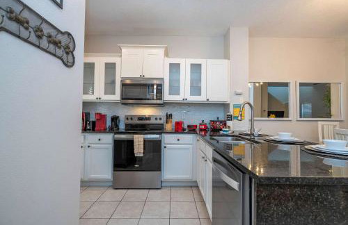 Cozy Townhouse with Private Pool in Kissimmee - Photo 24