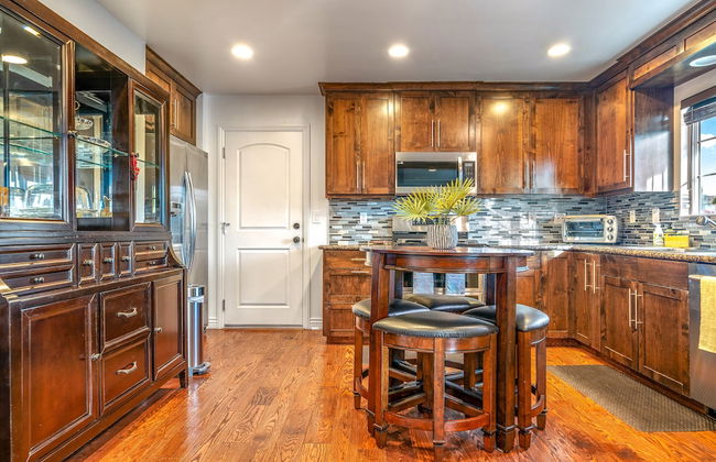 Fully Updated 3 BDR Seaside Home Minutes to Beach! - Foto 4