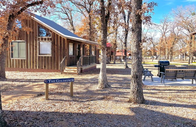 The Goldfinch Cabin 15 MIN to Magnolia Baylor - Foto 3