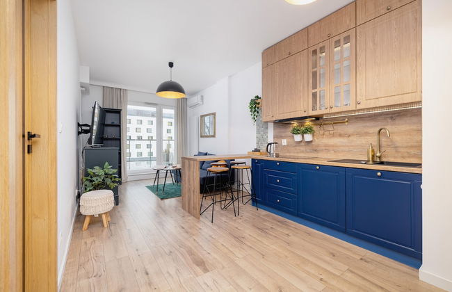 Apartment With Large Balcony by Renters - Photo 20