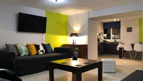 Contemporary Farmhouse with BBQ in North Evia - Foto 1