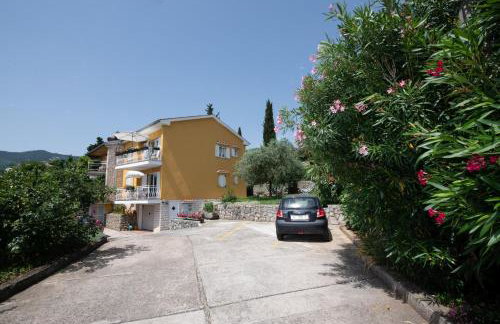 Ika Blue Studio - Photo 36