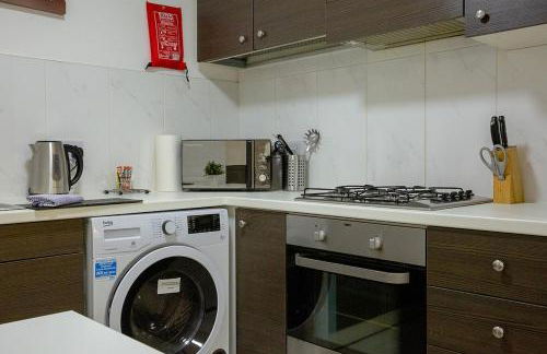 2 bedroom Large Town Centre Apartment FREE Parking - Foto 21