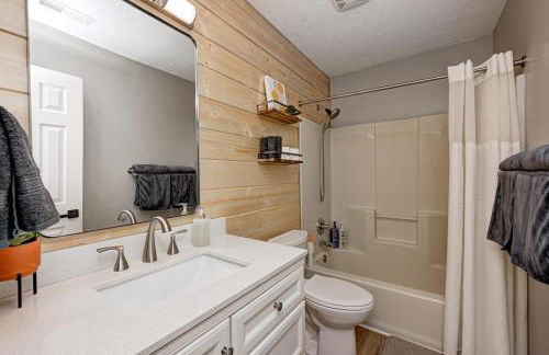 5 min to Grand Park, 1Level, Stocked Kitchen, King Bed, GameRm, Firepit, BBQ, Pet Friendly - Foto 23