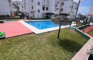 Laguna Beach Piscina- HOME RENT MALAGA - Photo 6
