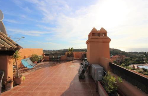 2 bedroom Penthouse with a private 360 rooftop terrace with sea and mountain views - Photo 14