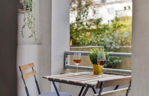 Rock trifft Ruhrpott by Cordis Sky für bis zu 3 Personen 5 Minuten zur Messe Essen oder Hauptbahnhof - Foto 12