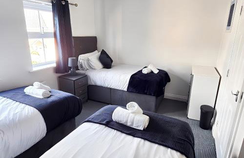 2ndHomeStays- Bilston- Contractors Friendly Townhouse - Foto 6