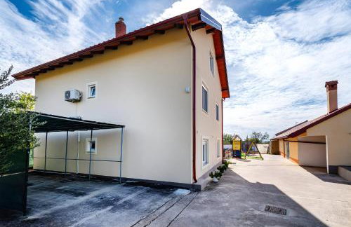 Spacious Holiday Home Joy with pool and playground, Suhovare - Foto 94