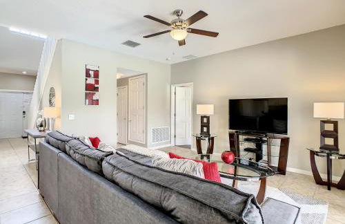 Extended Sun Deck with Private Pool in Gated Quiet Community - Foto 8