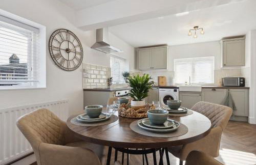 Charming cottage with hot tub & private garden - Photo 11