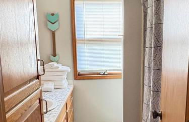 Haven @ the Lake | Hot Tub | Fire Pit| Fireplace - Foto 15