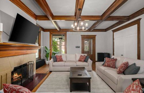 Entire Main level of Beautiful Historic Home - Foto 32