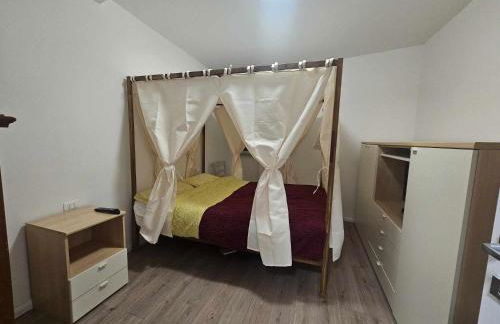 Gloria House - Photo 4