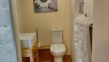 4BR & 4 Bathroom Cottage Parking Garden Near St Neots - Foto 4