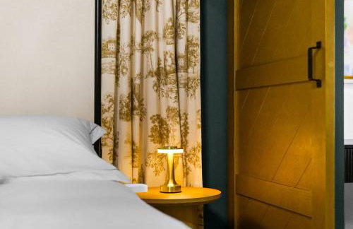 5 Min to Beach - Heated Pool Hot Tub 85 TV's BBQ Games - Foto 12